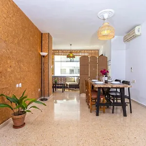 -malagasunapts- West Seafood & Relax Málaga